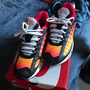 Nike Tailwind 4 used 9/10 condition. Size 10.5